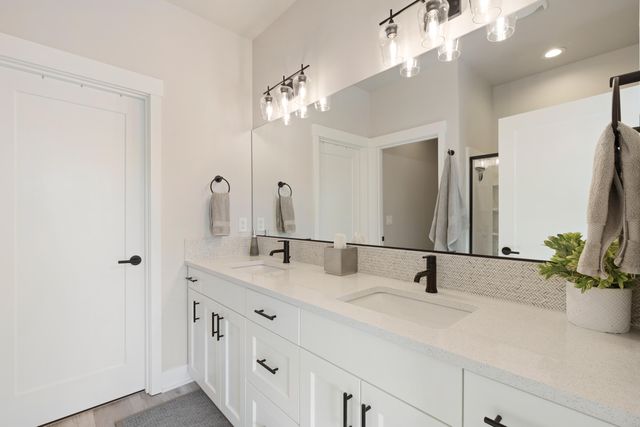 3859 NE Oakside Lp, Bend, OR 97701