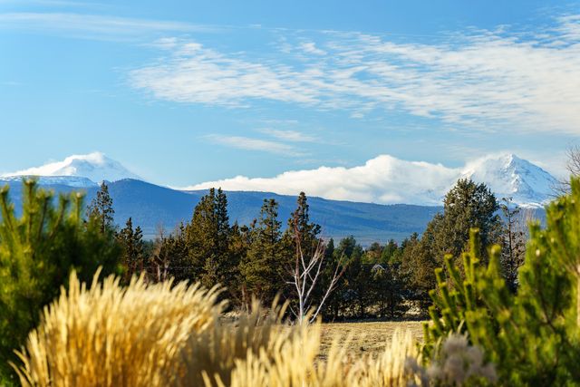 3859 NE Oakside Lp, Bend, OR 97701