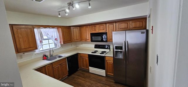 9 GRISTMILL DR, Dover, DE 19904