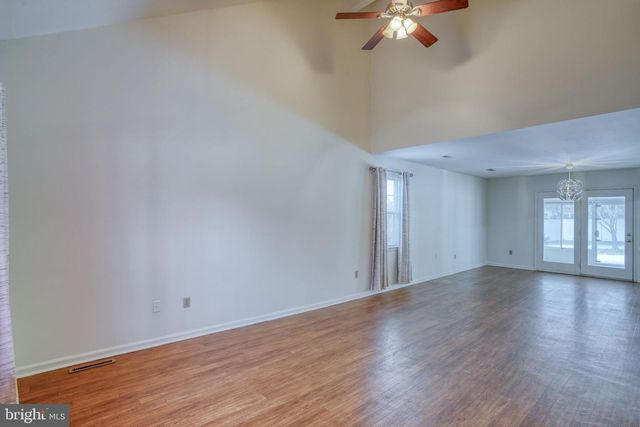 9 GRISTMILL DR, Dover, DE 19904