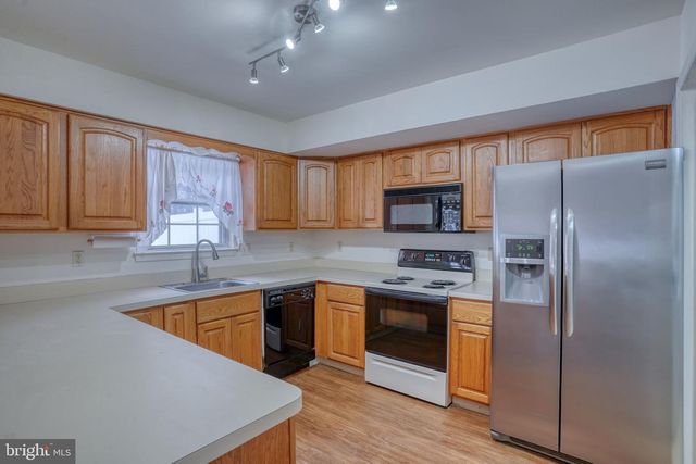 9 GRISTMILL DR, Dover, DE 19904