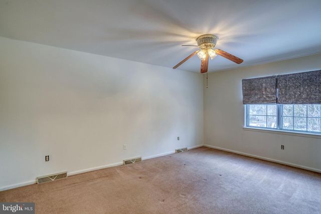 9 GRISTMILL DR, Dover, DE 19904