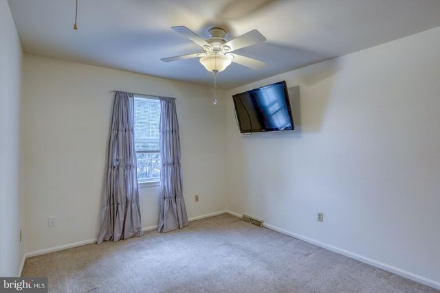 9 GRISTMILL DR, Dover, DE 19904