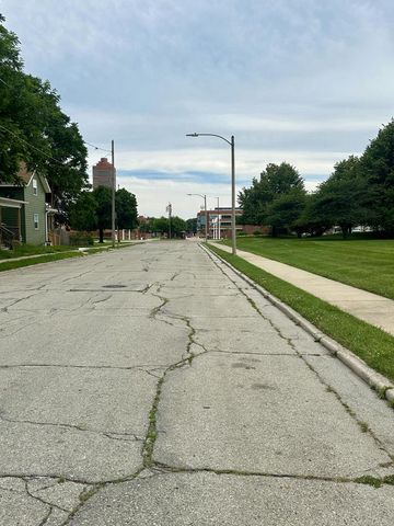 1315 Howe STREET, Racine, WI 53403