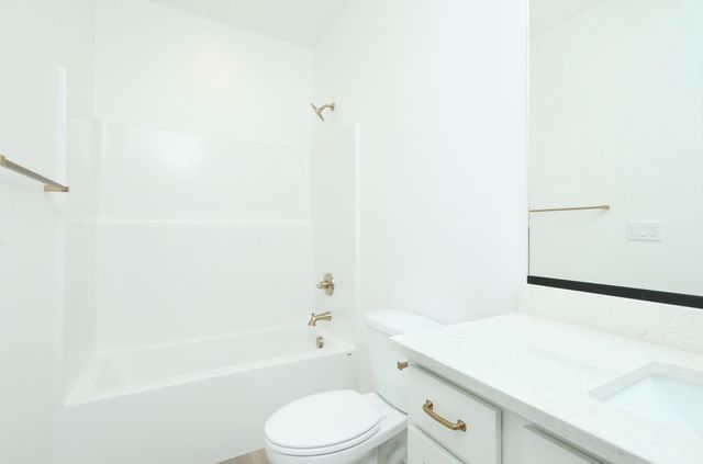 2414 NE 6th Street, Grimes, IA 50111