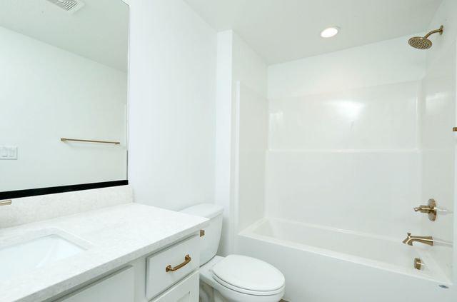 2414 NE 6th Street, Grimes, IA 50111