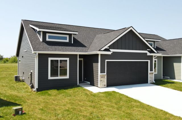 2414 NE 6th Street, Grimes, IA 50111