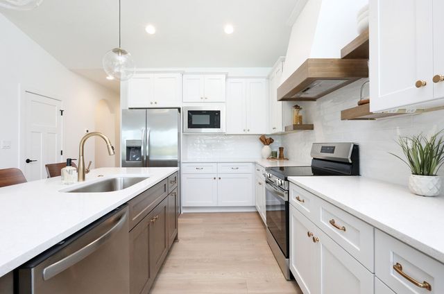 2414 NE 6th Street, Grimes, IA 50111