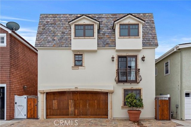 2038 Miramar Drive, Newport Beach, CA 92661