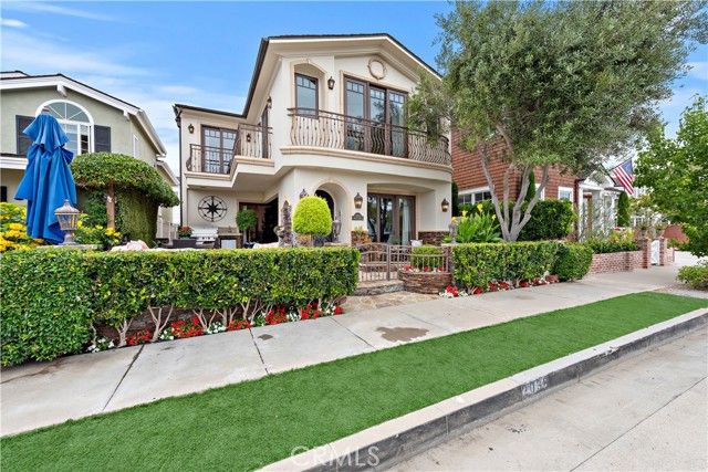 2038 Miramar Drive, Newport Beach, CA 92661