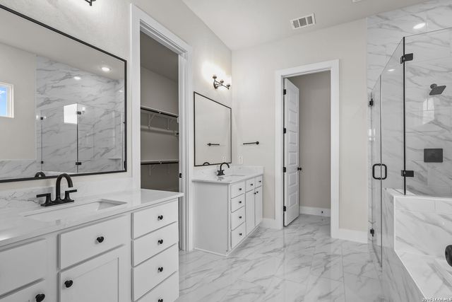 4516 Yoakum Valley, Schertz, TX 78108