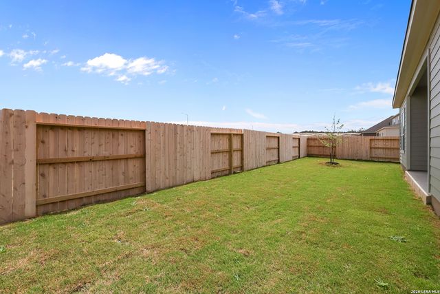 4516 Yoakum Valley, Schertz, TX 78108