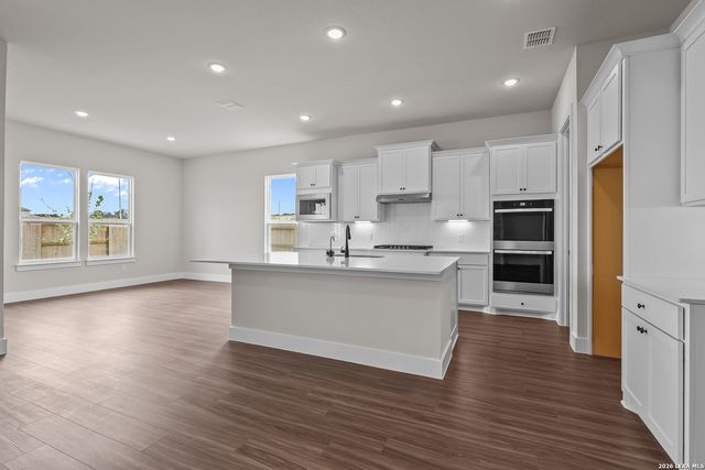 4516 Yoakum Valley, Schertz, TX 78108