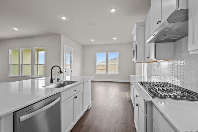 4516 Yoakum Valley, Schertz, TX 78108