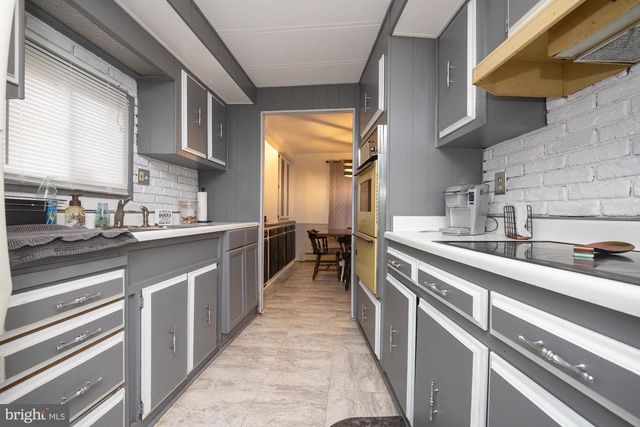 4140 DAVIS DR, Morrisville, PA 19067