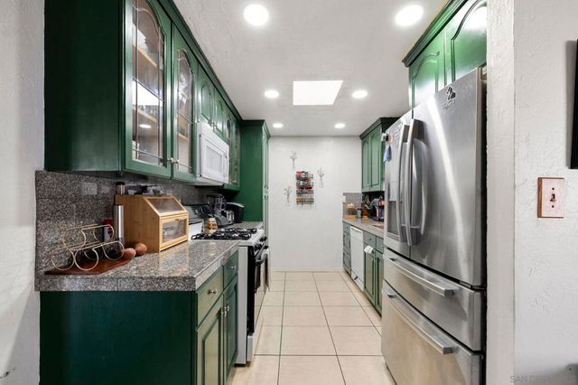 985 Fern Ave, Imperial Beach, CA 91932