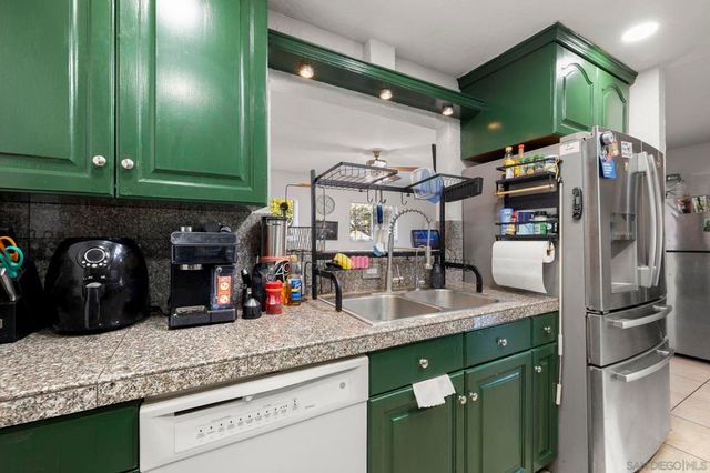 985 Fern Ave, Imperial Beach, CA 91932