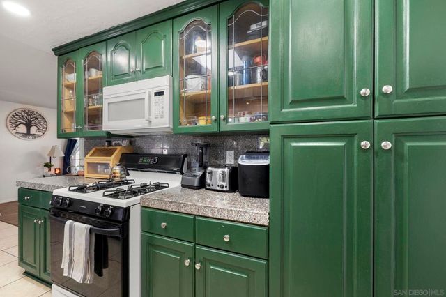 985 Fern Ave, Imperial Beach, CA 91932