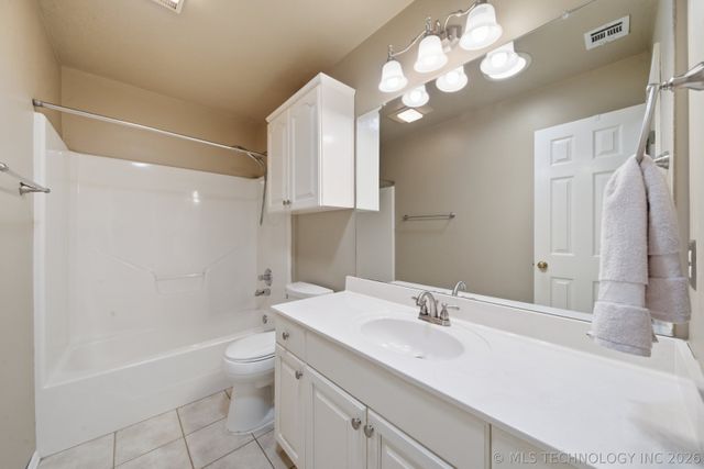 106 S 67th East Avenue, Broken Arrow, OK 74014