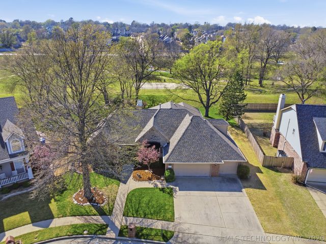 106 S 67th East Avenue, Broken Arrow, OK 74014