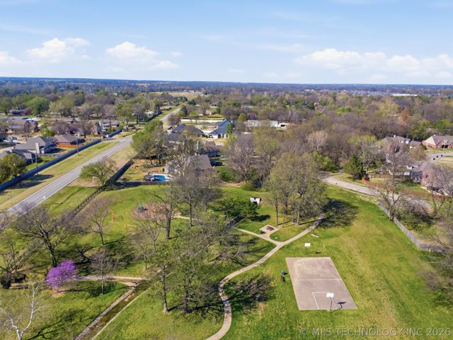 106 S 67th East Avenue, Broken Arrow, OK 74014