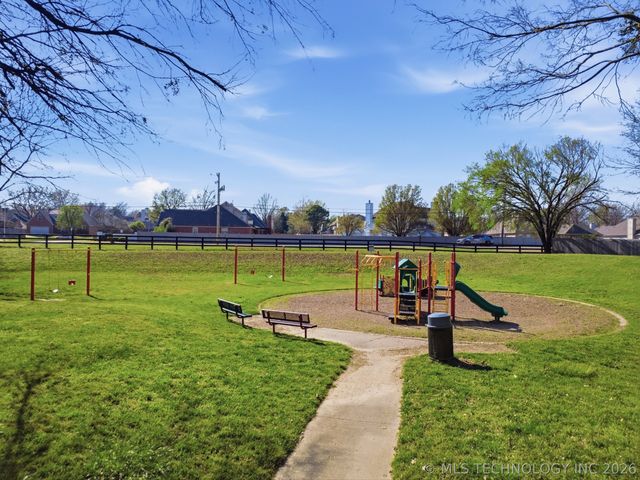 106 S 67th East Avenue, Broken Arrow, OK 74014