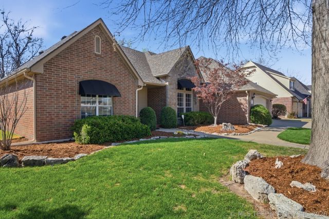 106 S 67th East Avenue, Broken Arrow, OK 74014