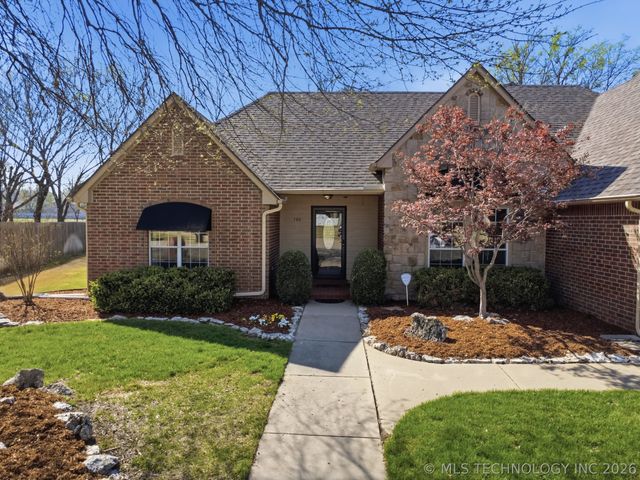 106 S 67th East Avenue, Broken Arrow, OK 74014