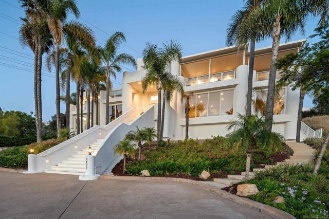 7402 Cadencia St, Carlsbad, CA 92009