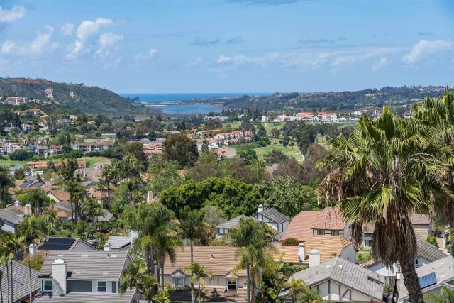7402 Cadencia St, Carlsbad, CA 92009