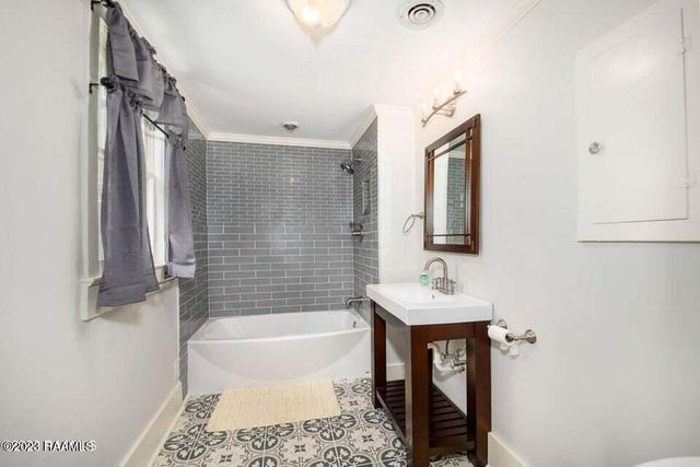 220 E Bertheaud Avenue, Opelousas, LA 70570