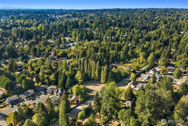 19044 35th Avenue NE, Lake Forest Park, WA 98155