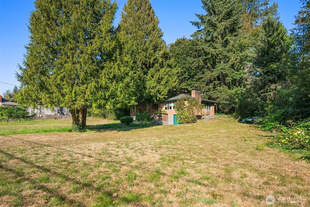 19044 35th Avenue NE, Lake Forest Park, WA 98155