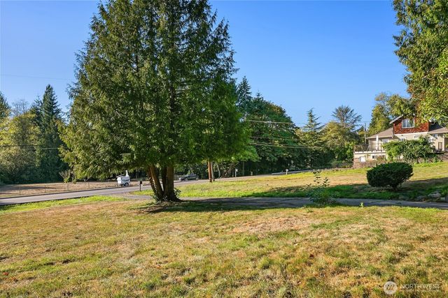 19044 35th Avenue NE, Lake Forest Park, WA 98155