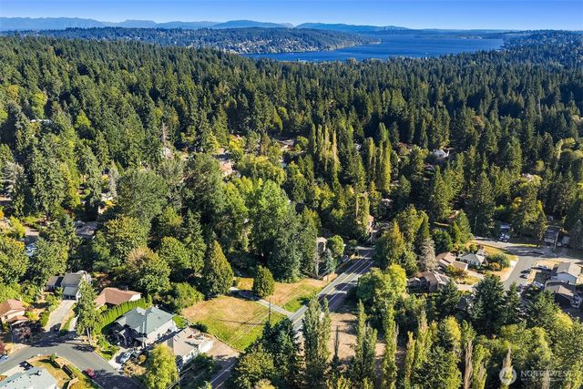 19044 35th Avenue NE, Lake Forest Park, WA 98155