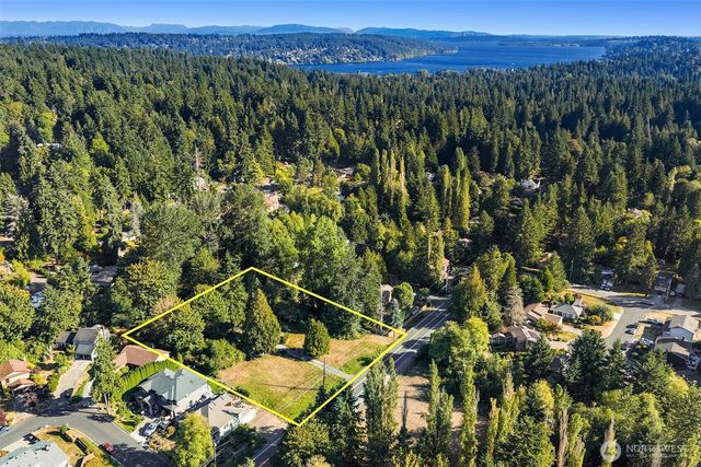 19044 35th Avenue NE, Lake Forest Park, WA 98155