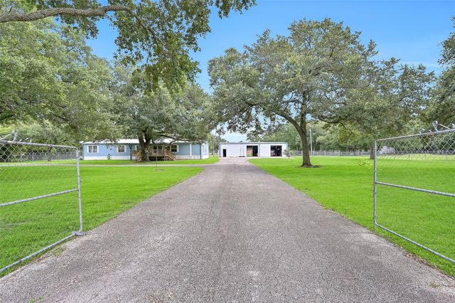 18424 Avenue A, Alvin, TX 77511