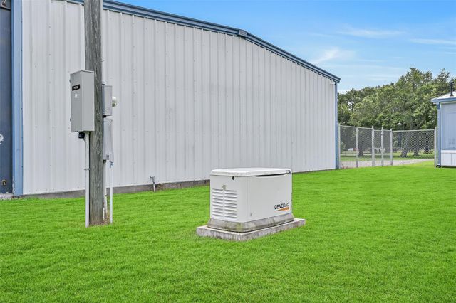 18424 Avenue A, Alvin, TX 77511