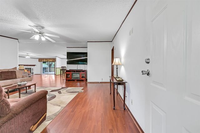 18424 Avenue A, Alvin, TX 77511