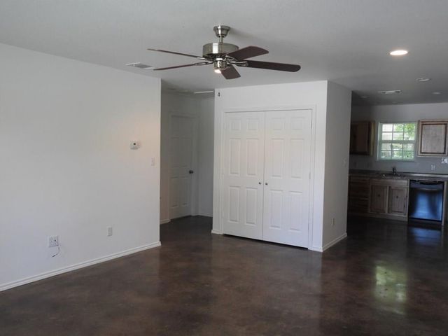 704 Seven Oaks Road, Bonham, TX 75418