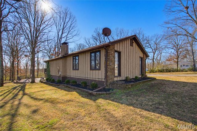 66 County Road 445, Poplar Bluff, MO 63901