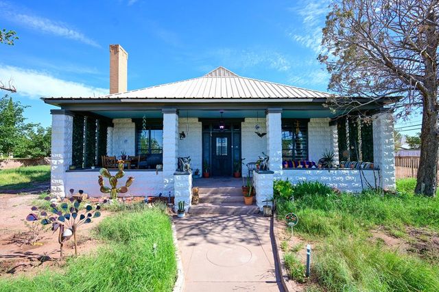 206 W 3rd St, Van Horn, TX 79855