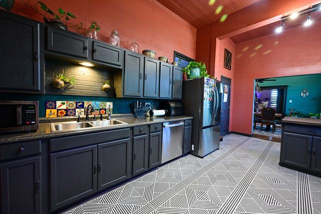 206 W 3rd St, Van Horn, TX 79855