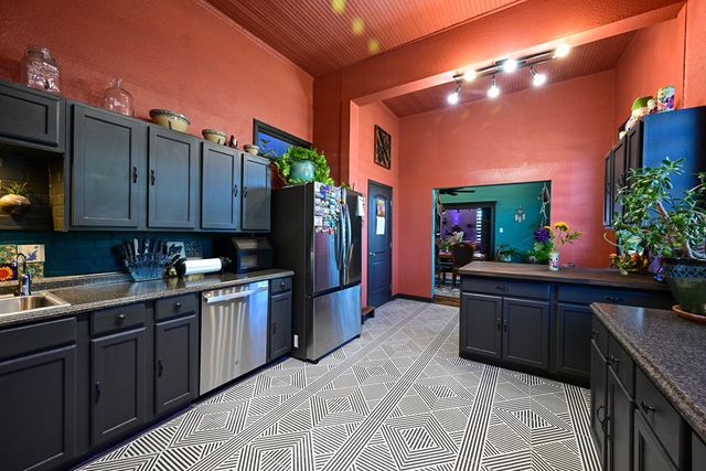 206 W 3rd St, Van Horn, TX 79855