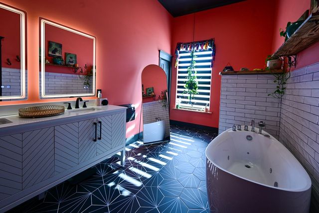 206 W 3rd St, Van Horn, TX 79855