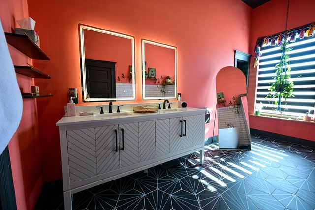 206 W 3rd St, Van Horn, TX 79855