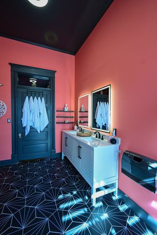 206 W 3rd St, Van Horn, TX 79855