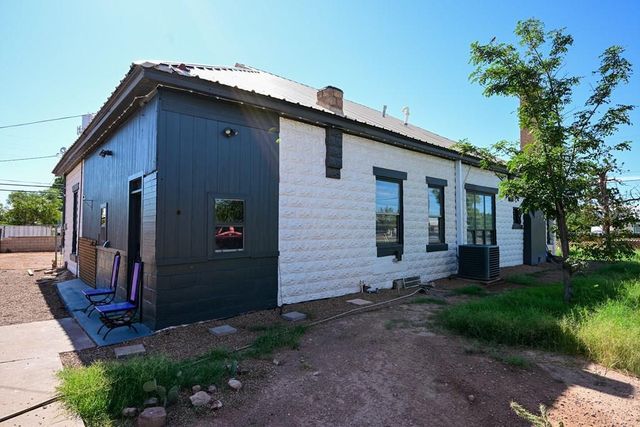 206 W 3rd St, Van Horn, TX 79855