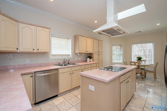 1701 Pinewood Drive NW, Huntsville, AL 35806