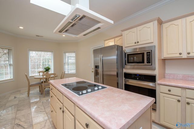 1701 Pinewood Drive NW, Huntsville, AL 35806